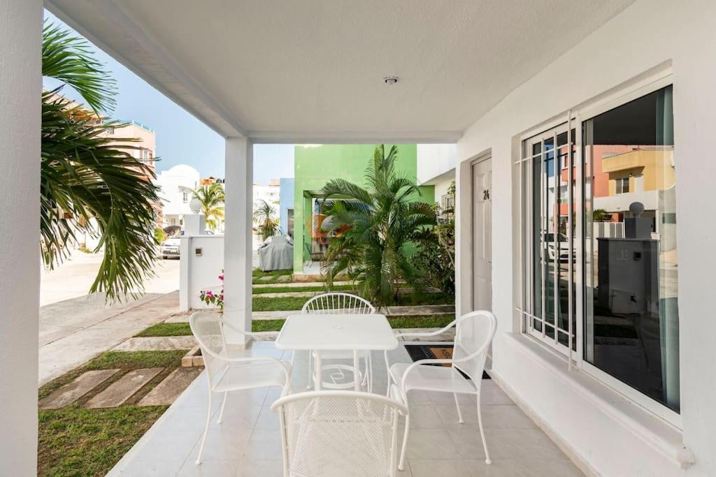 Micro Studio Perfect For Backpackers, Couples, 3 Min Drive To Playa El Nino 坎昆 外观 照片